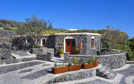 Rhapsody Traditional Apartments, Imeorvigli, Santorini island
