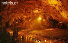 Archäologische Stätten - Drakena Höhle (Kefalonia)